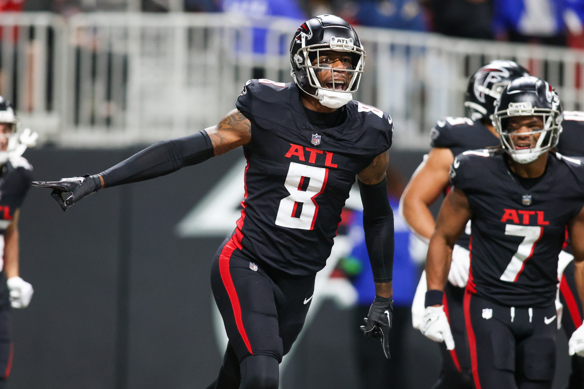 Dec 10, 2023; Atlanta, Georgia, USA; Atlanta Falcons tight end Kyle Pitts (8) celebrates after a touchdown against the Tampa Bay Buccaneers in the first half at Mercedes-Benz Stadium. 